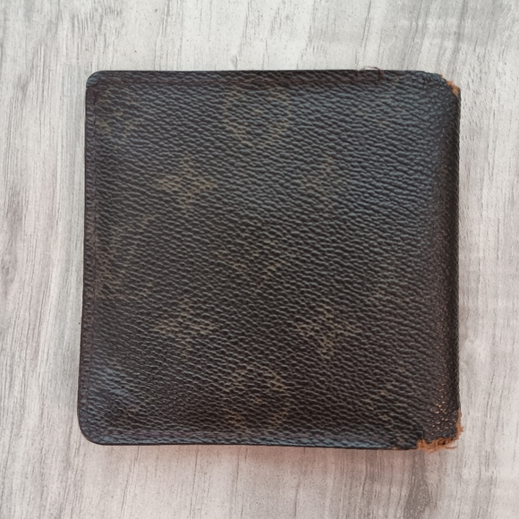 Authentic Louis Vuitton Monogram Bifold Wallet Authentic - Picture 3 of 11